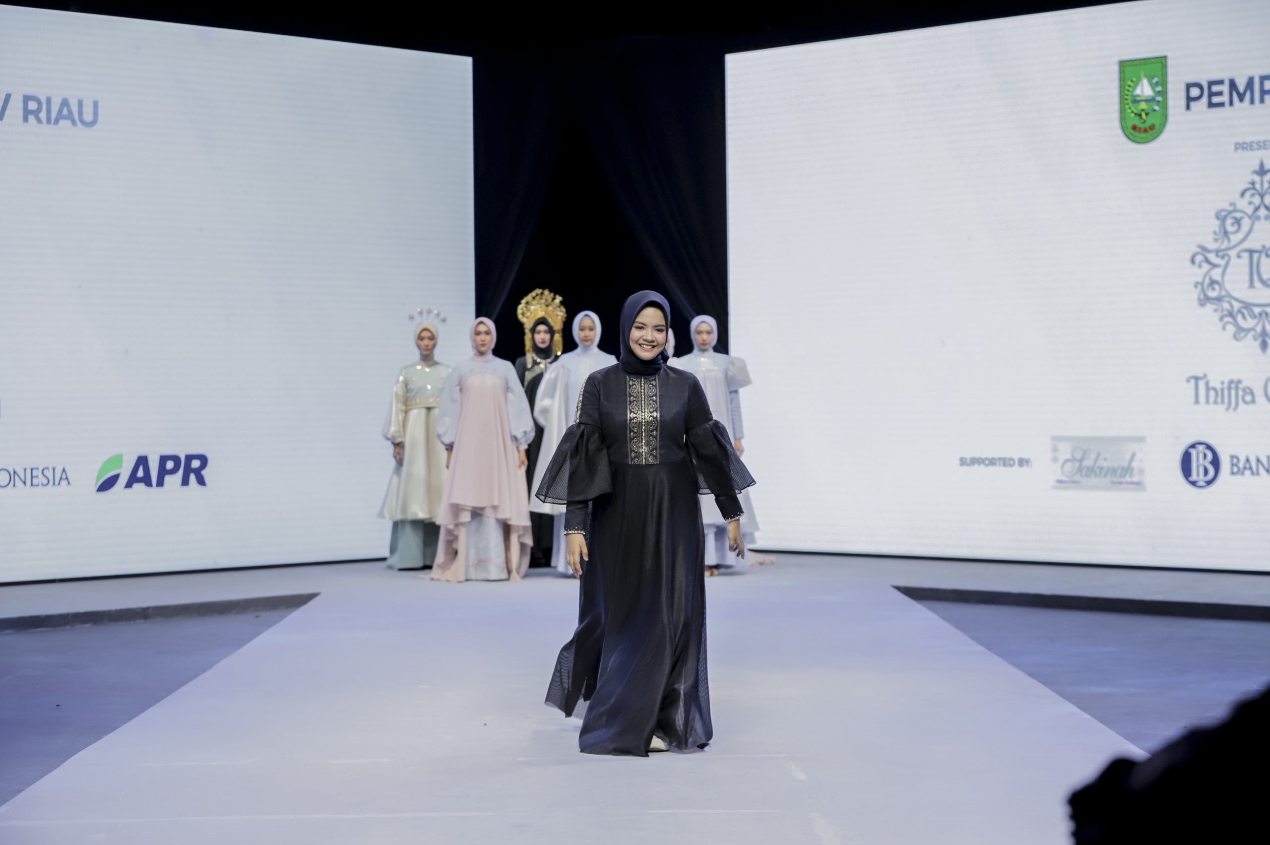 Berkat Dukungan Keluarga, Thiffa Kian Mantap Jadi Fashion Muslim Designer